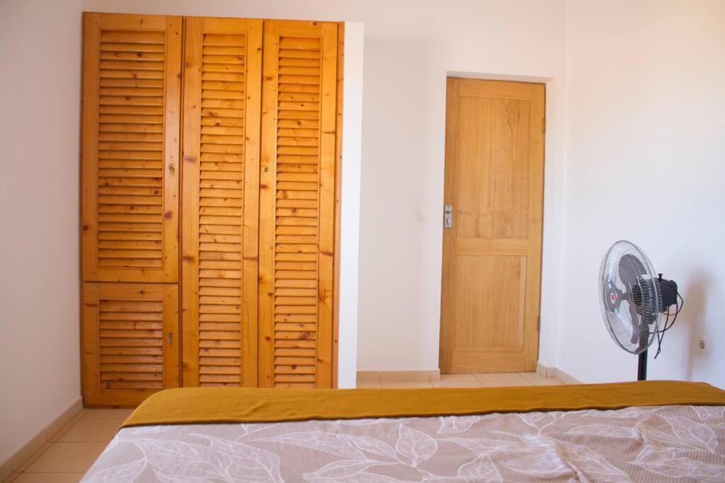 Cosy & Relax Yellow House 5Mn Walk From The Beach! Calheta Kültér fotó